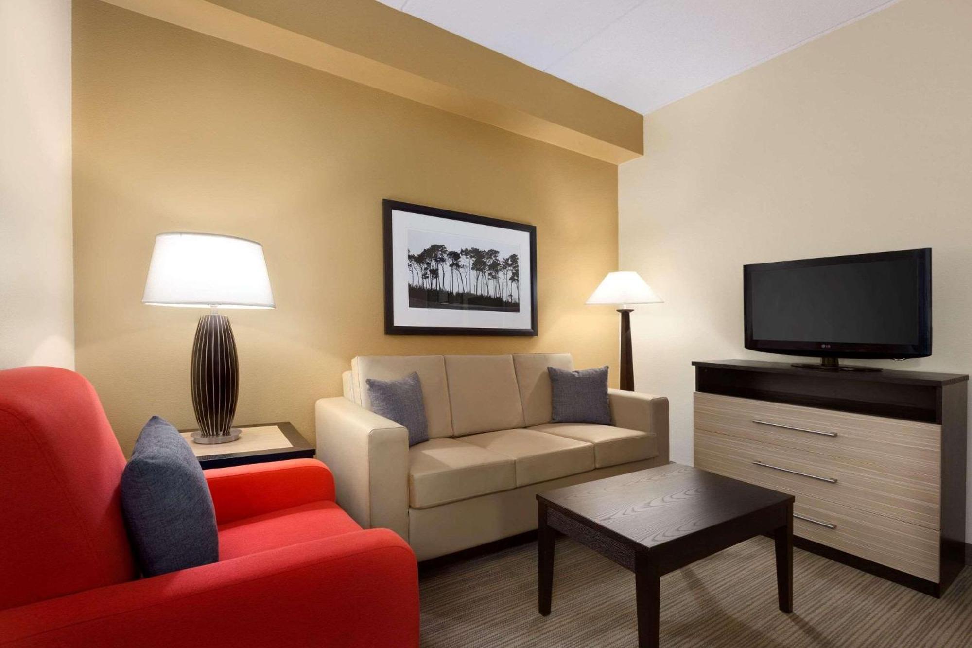 Country & By Radisson, Dalton, Ga Dalton