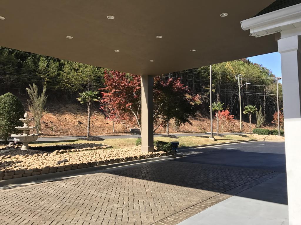 Country & By Radisson, Dalton, Ga 2*